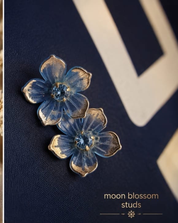 [NG-ER-001] Moon blossom studs