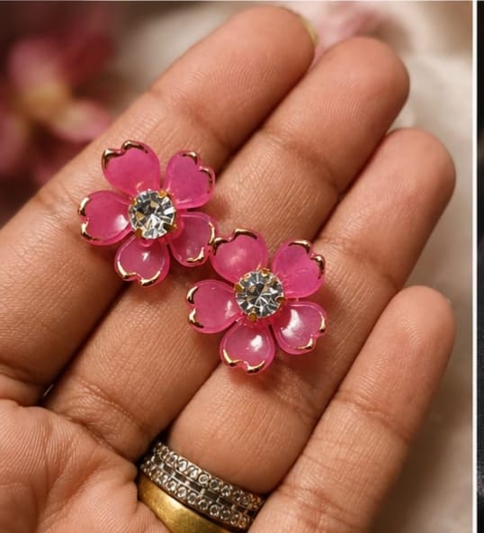 [NG-ER-030] Pink petal charm